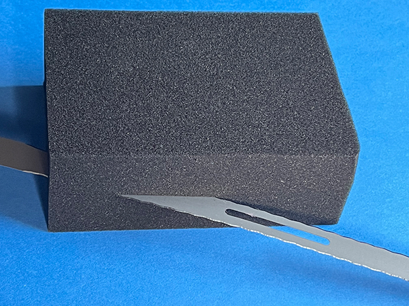 Industriemesser 480 x 16 x 0,15 mm aus Stahl N 1.2480ABN44 für präzise Schnitte